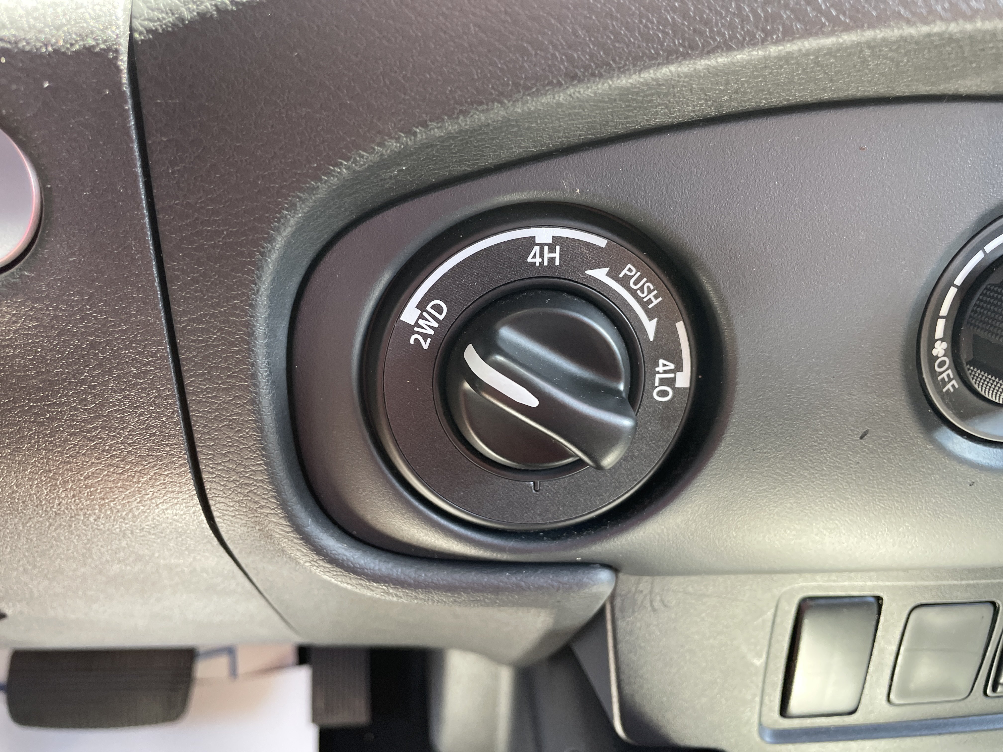 Used 2022 Nissan Frontier S w/ Technology Package AWD/4WD image 13