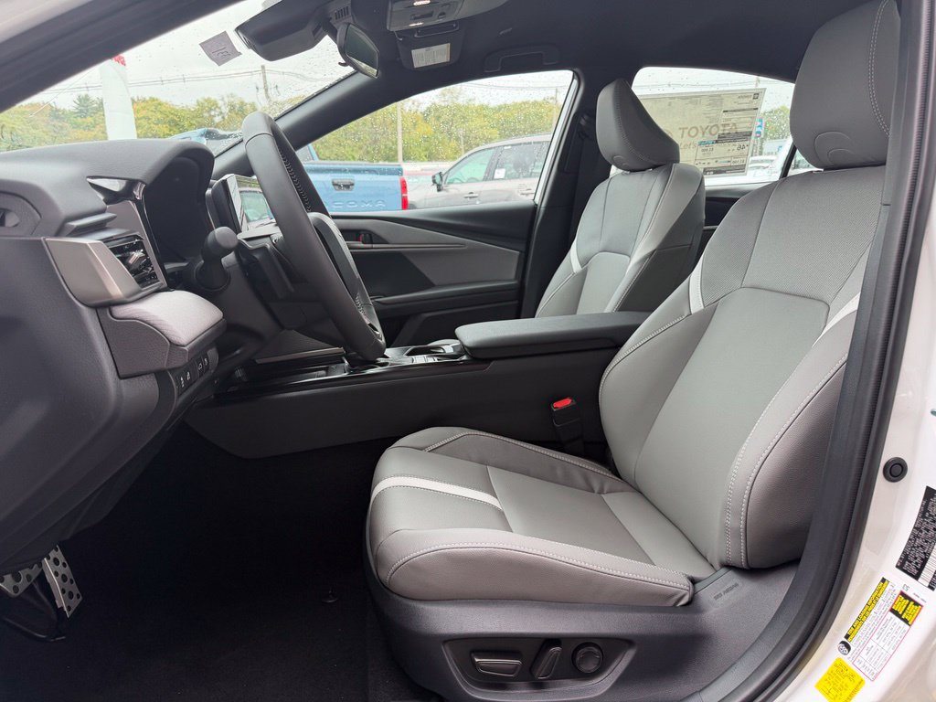 New 2026 Toyota Camry SE AWD/4WD image 7