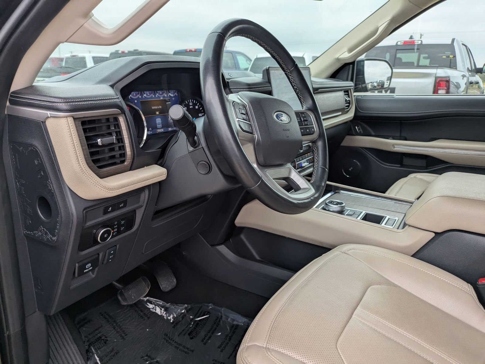 Used 2024 Ford Expedition Max Limited image 9
