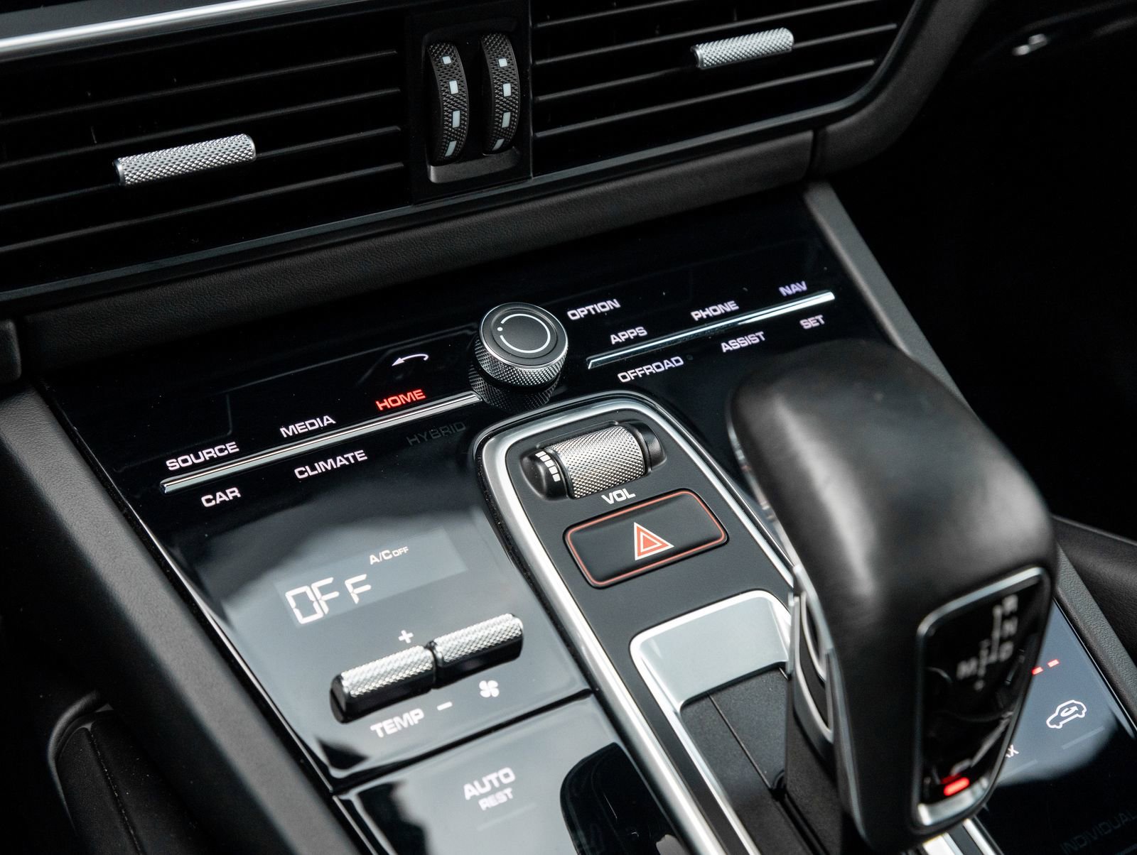 Certified 2023 Porsche Cayenne GTS AWD/4WD image 26