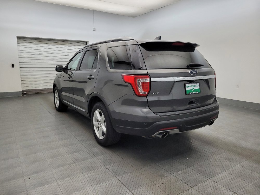 Used 2018 Ford Explorer XLT FWD image 5