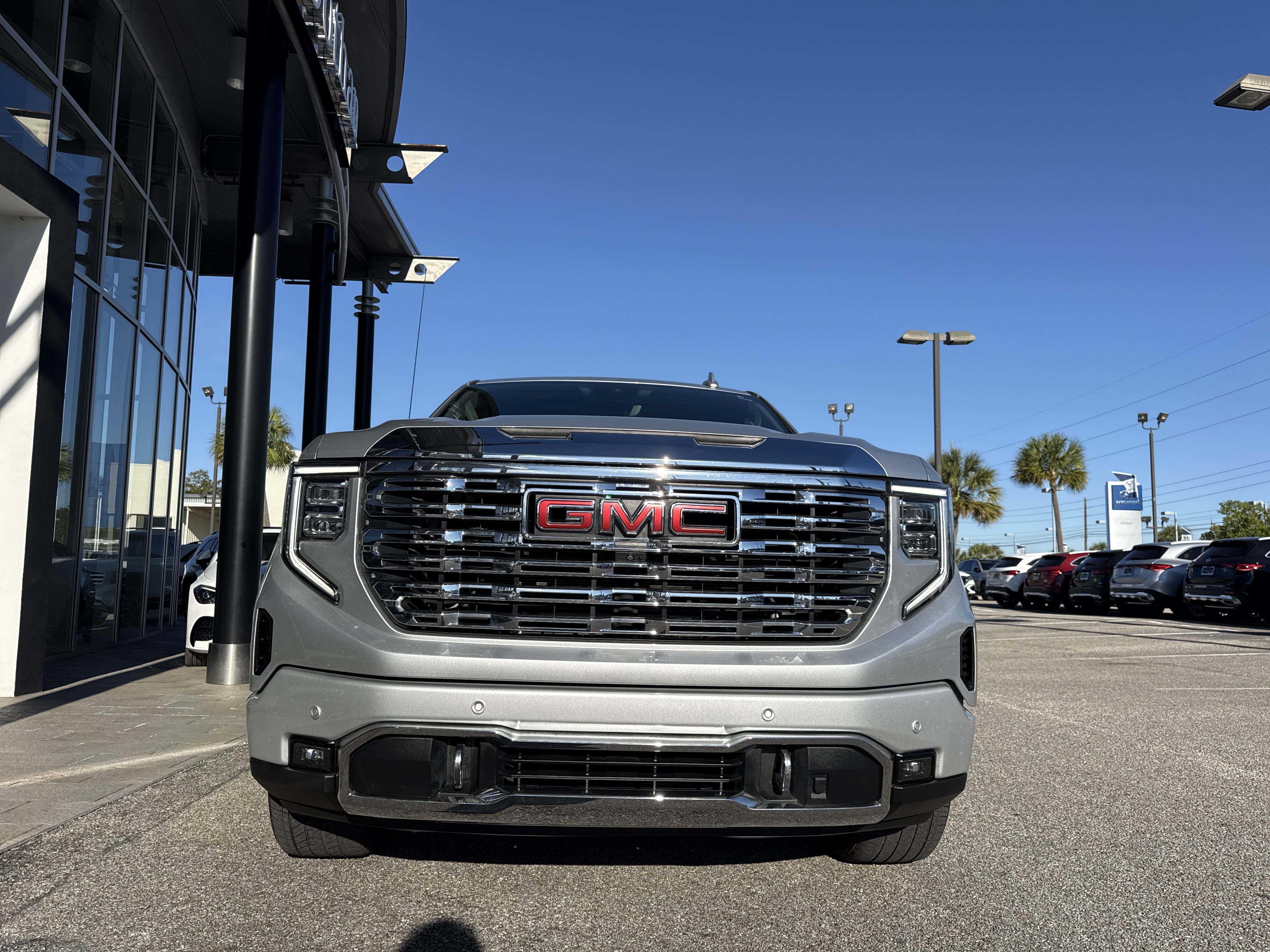 Used 2022 GMC Sierra 1500 Denali w/ Denali Reserve Package AWD/4WD image 6