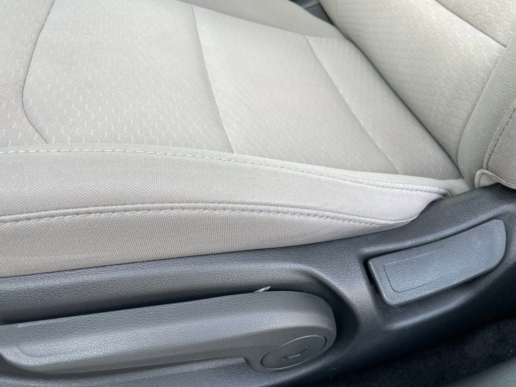 Used 2019 Hyundai Elantra SE image 10