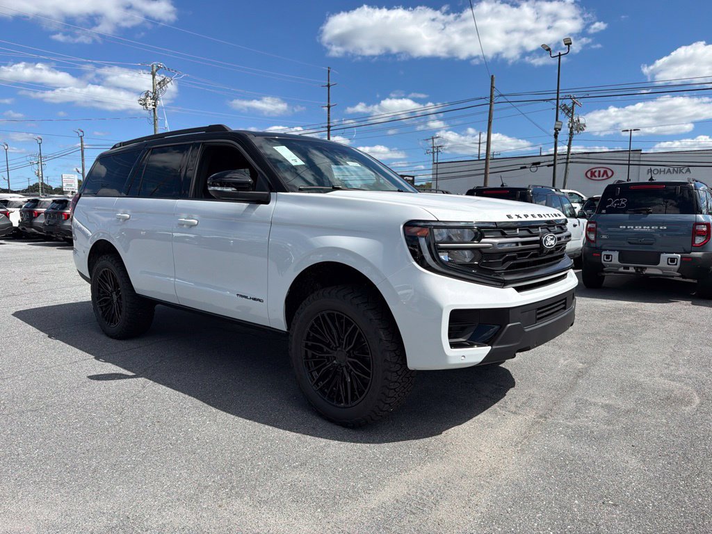 New 2027 Ford Expedition Tremor w/ Driver's Package AWD/4WD image 4