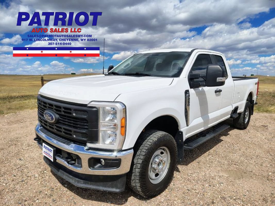 Used 2023 Ford F250 XL w/ Snow Plow/Camper Package AWD/4WD image 1