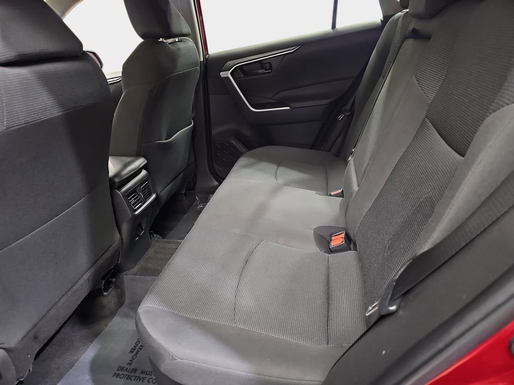 Used 2022 Toyota RAV4 LE image 16