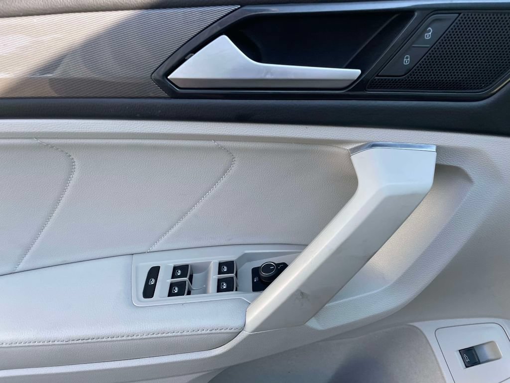Used 2023 Volkswagen Tiguan SE FWD image 19