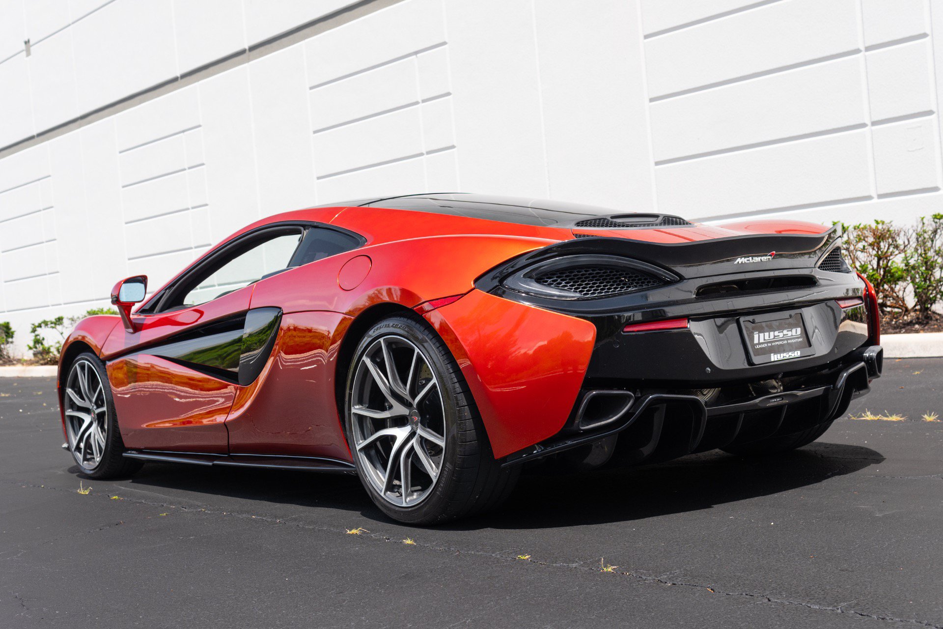 Used 2018 McLaren 570S RWD image 24