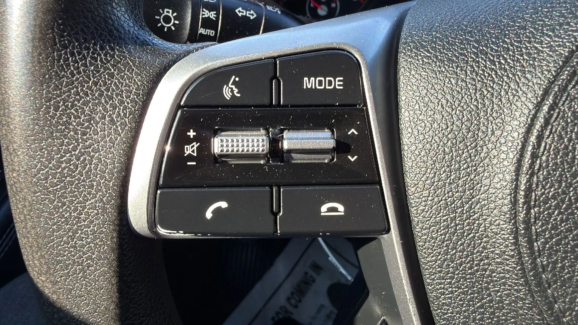 Used 2019 Kia Sorento L FWD image 12