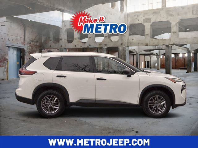 Used 2024 Nissan Rogue S image 1