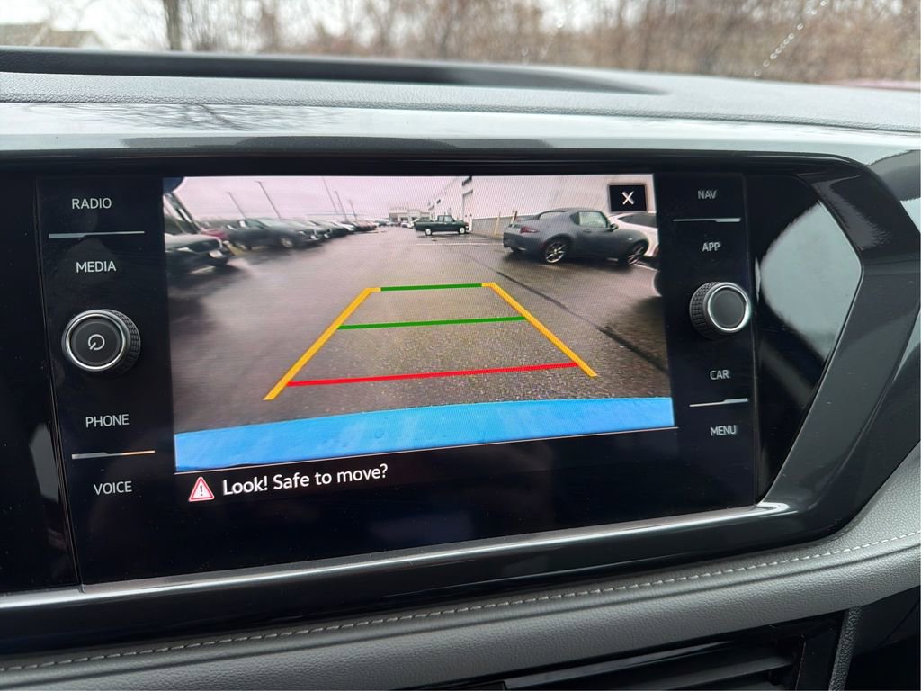 Used 2022 Volkswagen Taos SEL w/ Panoramic Sunroof Package image 16