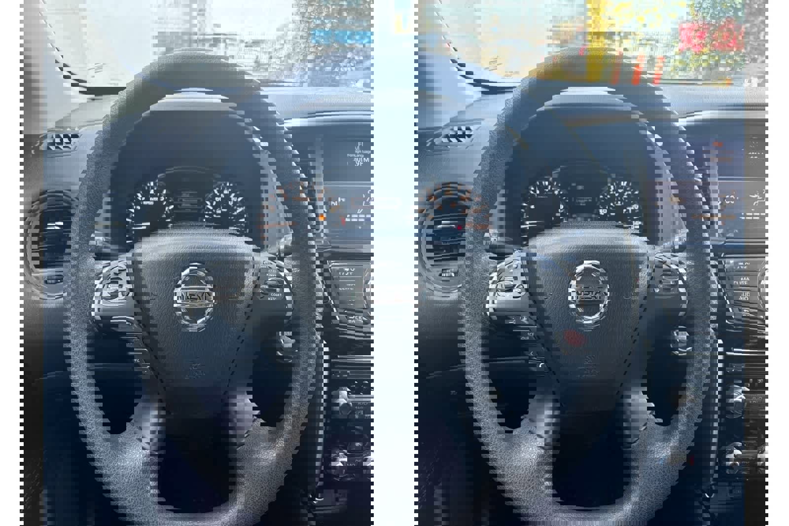 Used 2020 Nissan Pathfinder S image 23