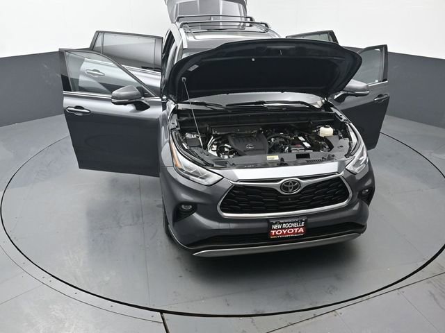 Used 2023 Toyota Highlander Platinum AWD/4WD image 61