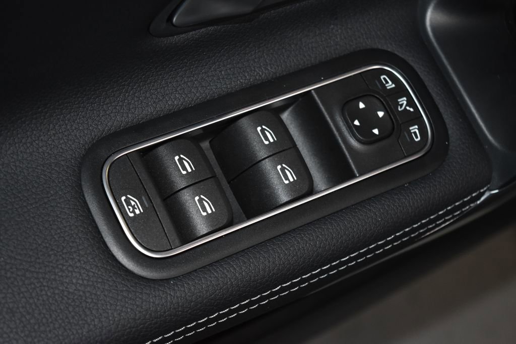 Certified 2025 Mercedes-Benz CLA 250 4MATIC image 6