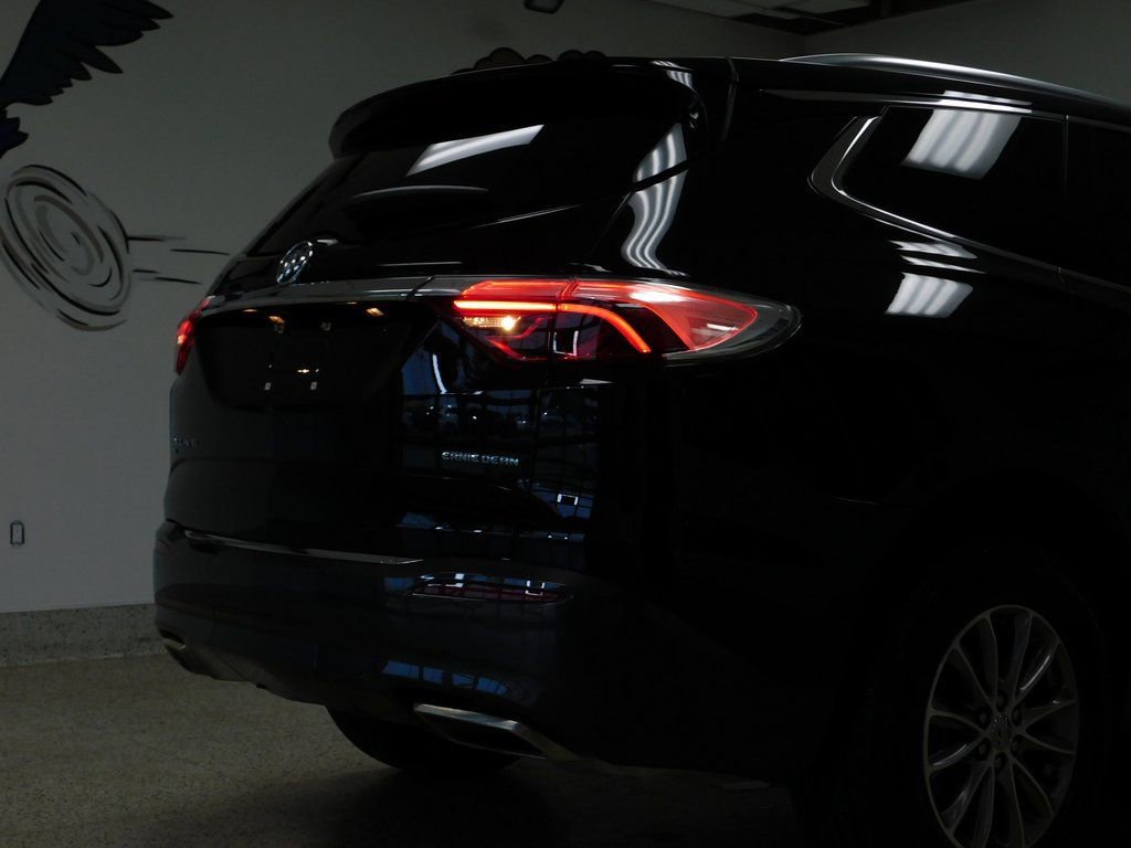 Used 2024 Buick Enclave Essence image 89