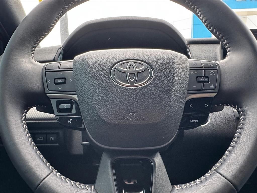 Used 2026 Toyota Camry SE FWD image 16