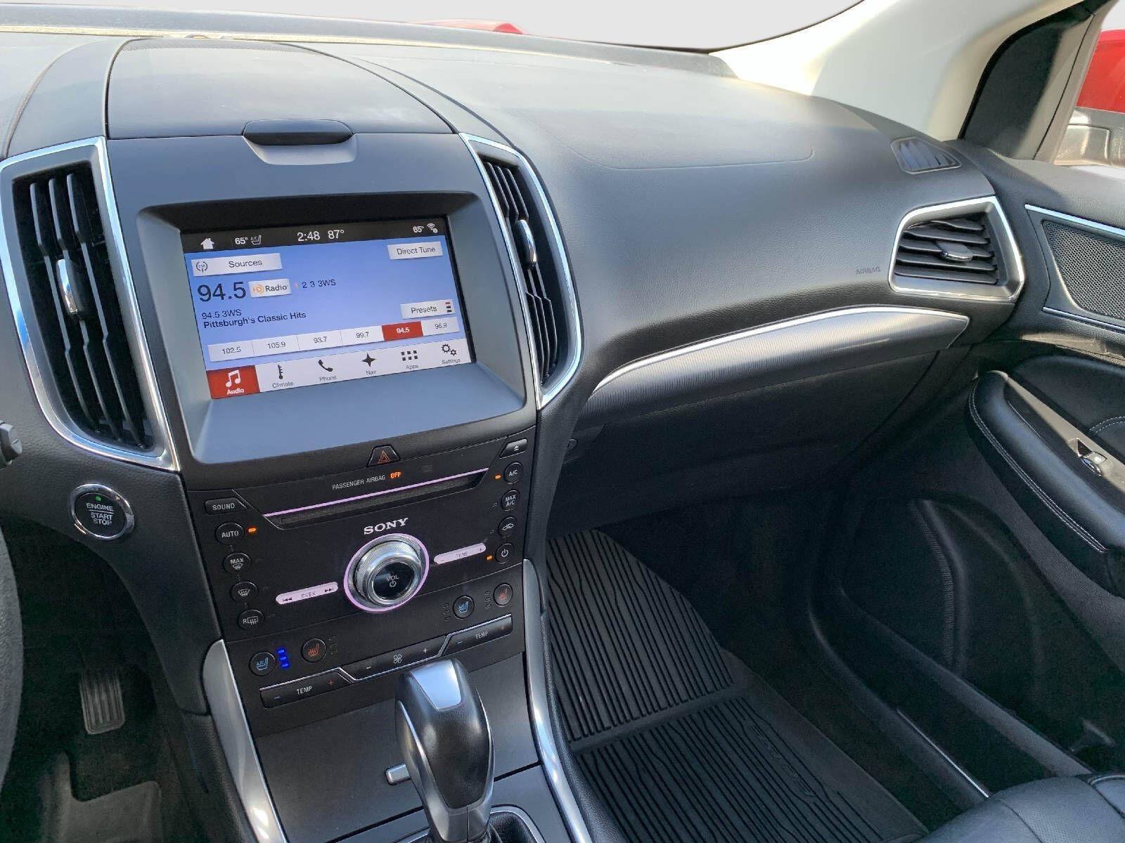Used 2018 Ford Edge Titanium w/ Equipment Group 301A AWD/4WD image 19