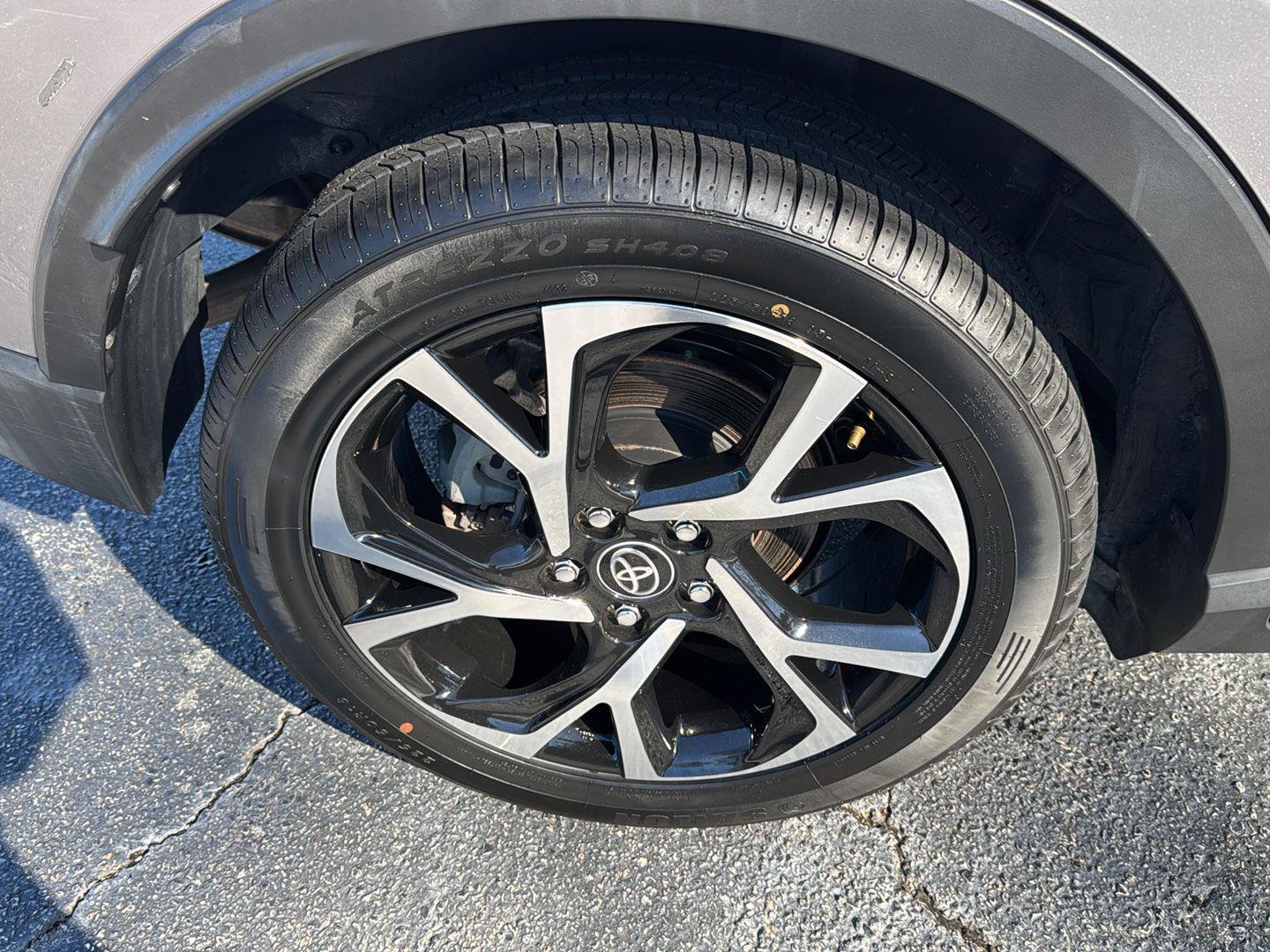 Used 2019 Toyota C-HR Limited image 31