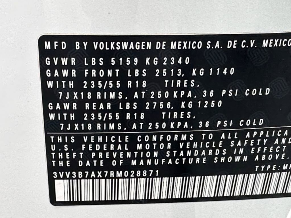 Used 2024 Volkswagen Tiguan SE image 25