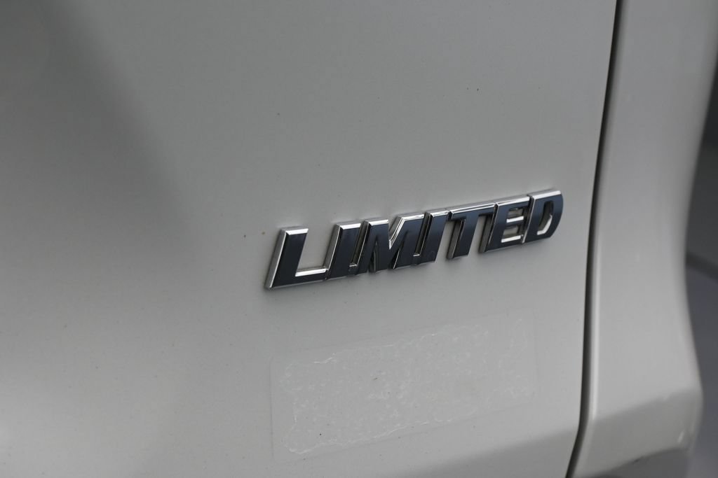 Used 2023 Toyota RAV4 Limited FWD image 33