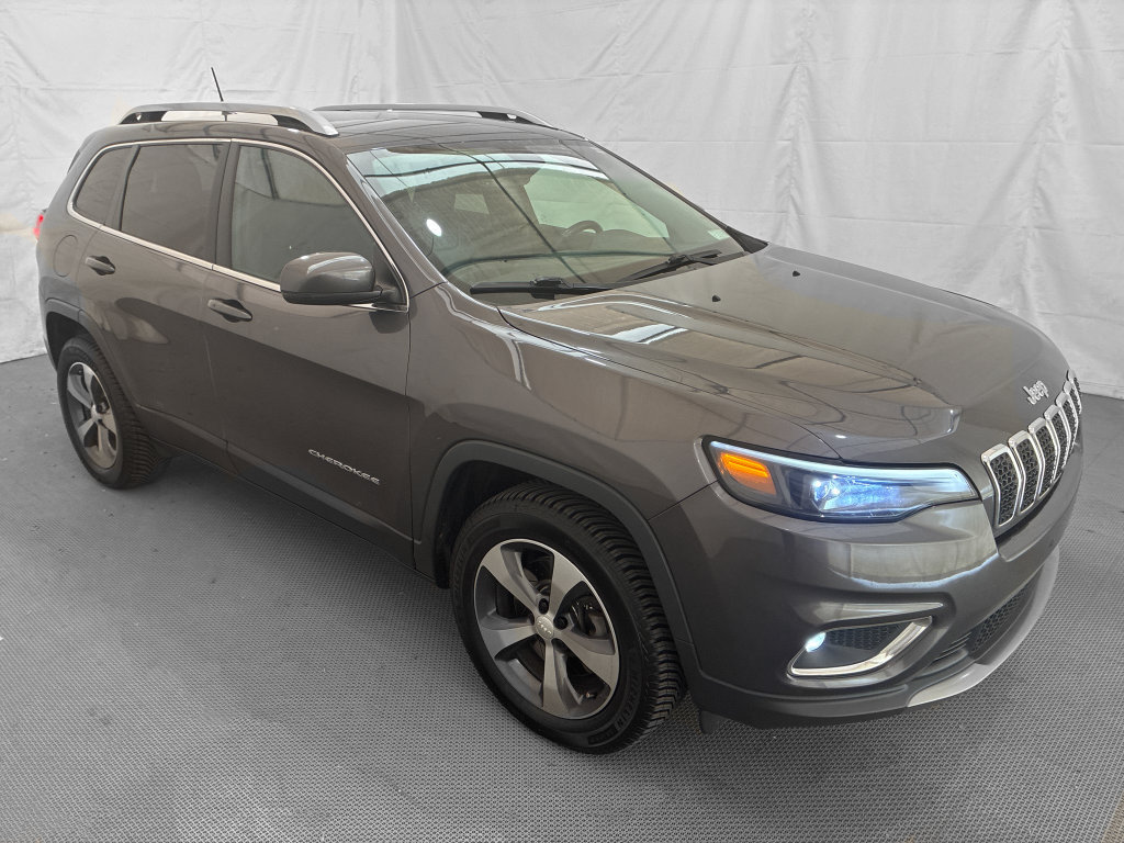 Used 2019 Jeep Cherokee Limited w/ Trailer Tow Group AWD/4WD image 8