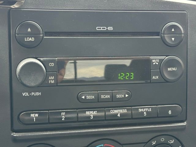 Used 2005 Ford F350 XLT image 25