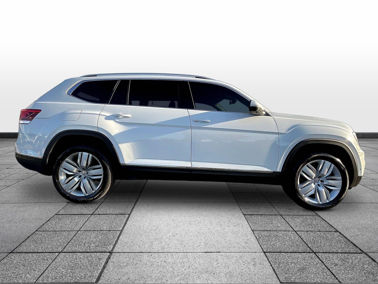 Used 2018 Volkswagen Atlas SEL Premium AWD/4WD image 4