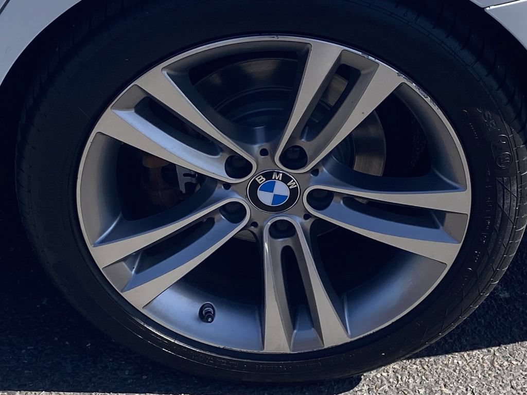 Used 2017 BMW 330i Sedan RWD image 8