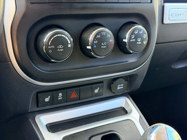 Used 2017 Jeep Compass Latitude FWD image 12