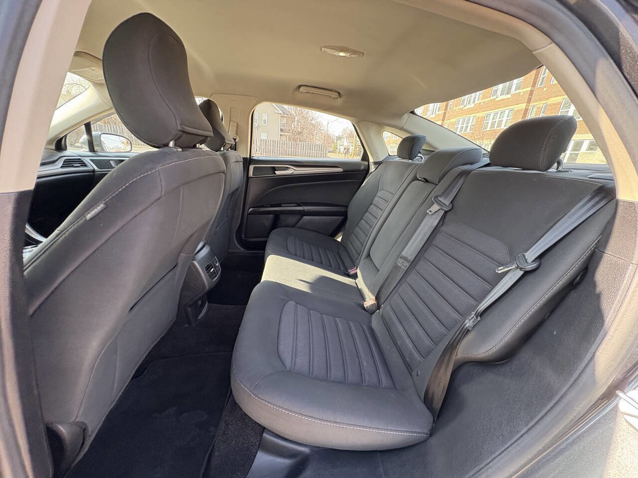 Used 2017 Ford Fusion SE w/ Fusion SE Technology Package FWD image 22