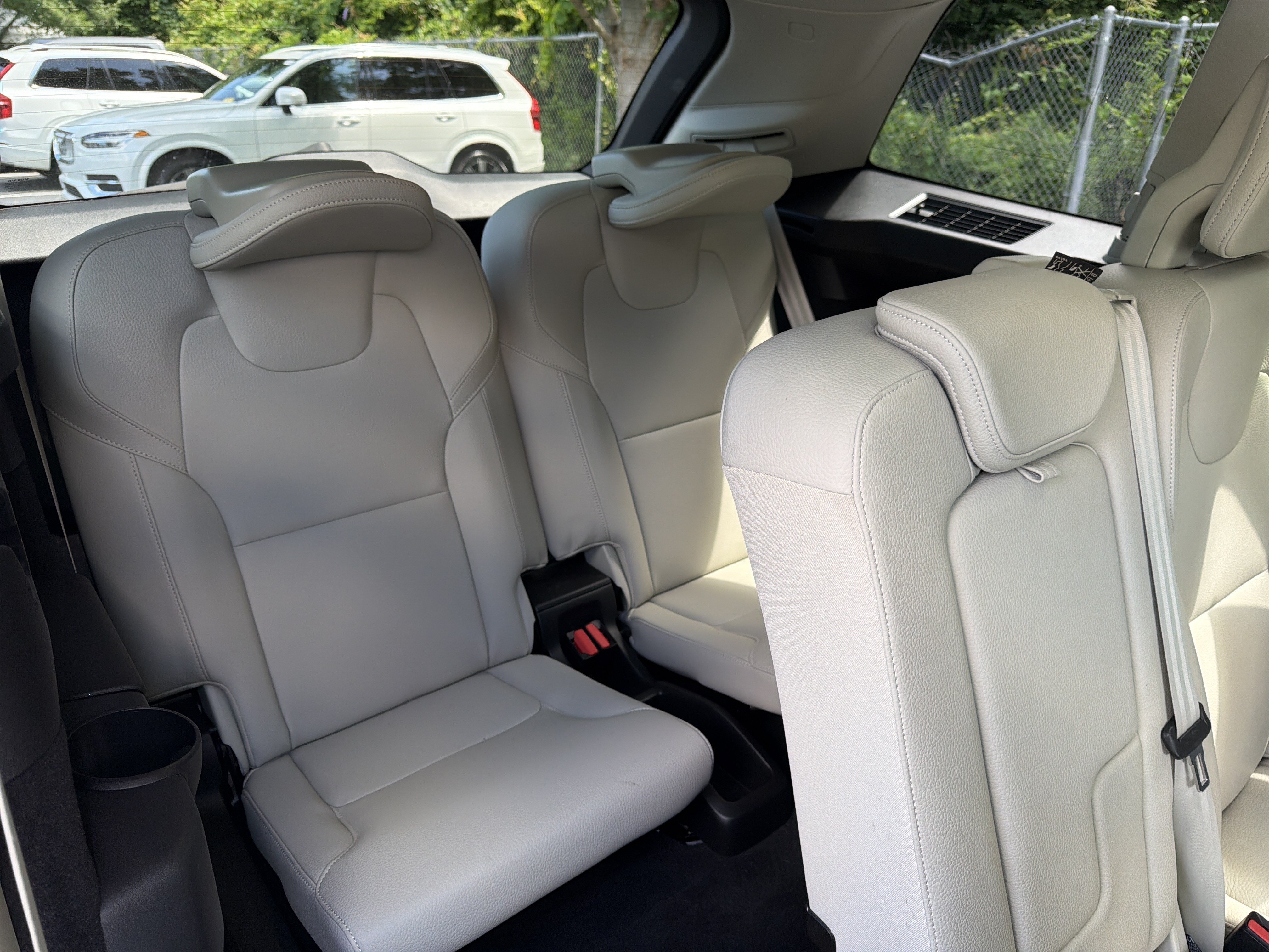 Certified 2025 Volvo XC90 B5 Plus w/ Protection Package Premier AWD/4WD image 33