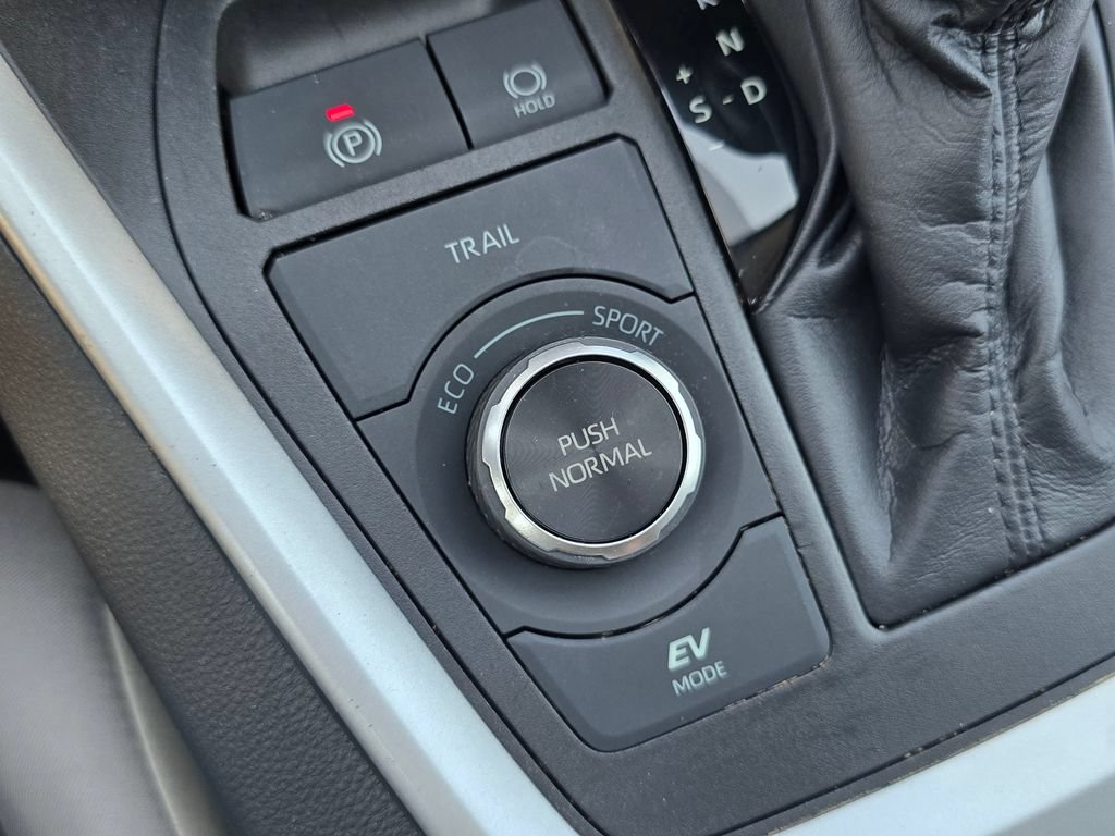 Certified 2022 Toyota RAV4 XLE w/ Convenience Package AWD/4WD image 8