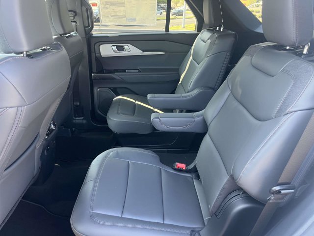 New 2027 Ford Explorer Active w/ Active Comfort Package RWD image 9