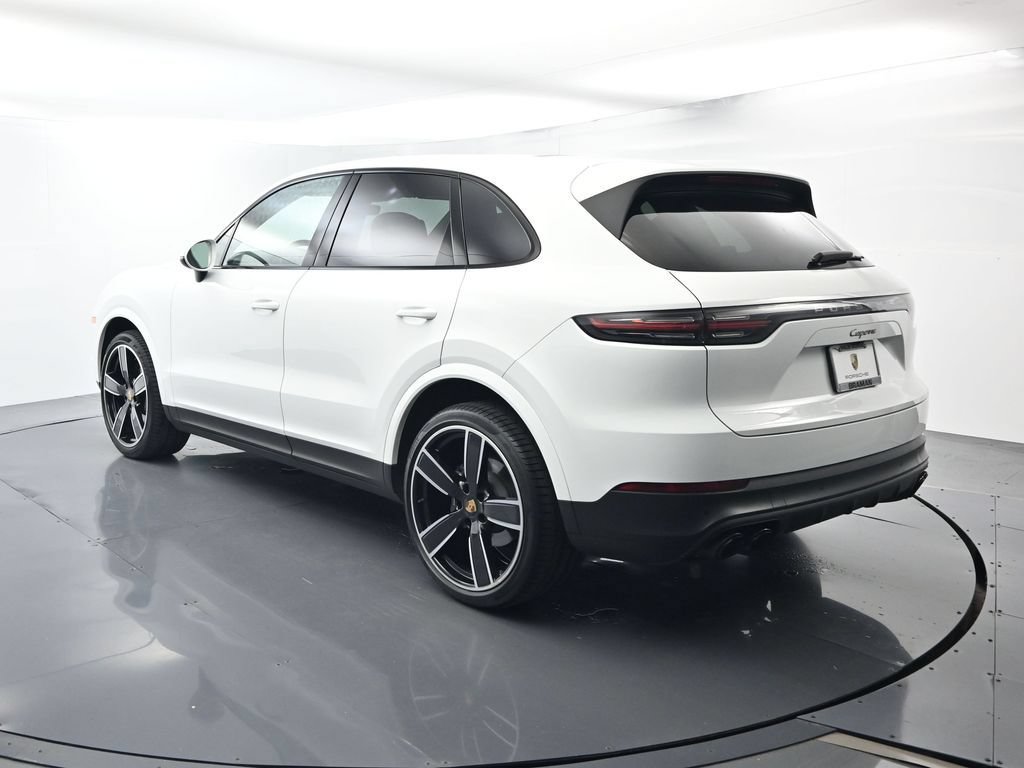 Certified 2023 Porsche Cayenne Platinum Edition AWD/4WD image 3