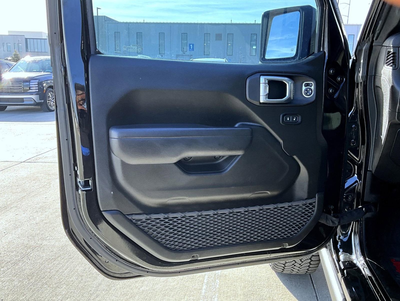 Used 2024 Jeep Gladiator Sport image 10