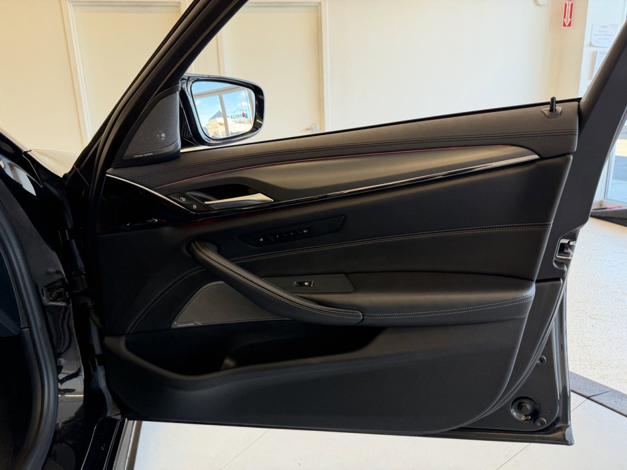 Used 2022 BMW M5 w/ Executive Package image 50