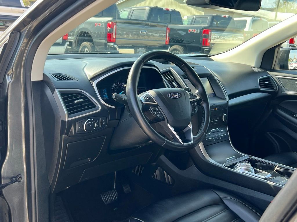 Used 2020 Ford Edge SEL w/ Convenience Package AWD/4WD image 12