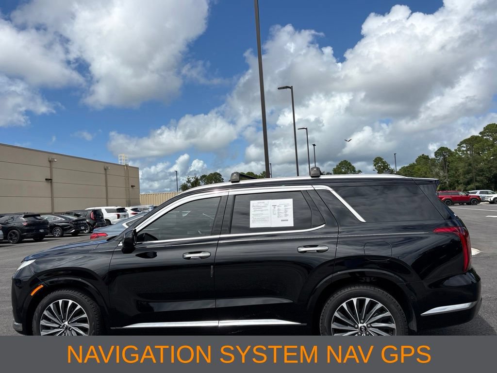 Used 2023 Hyundai Palisade Calligraphy w/ Cargo Package FWD image 3