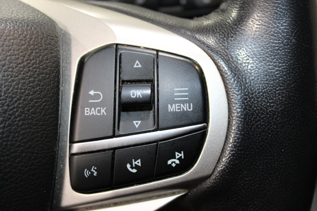 Used 2023 Ford Explorer XLT w/ Equipment Group 202A RWD image 17