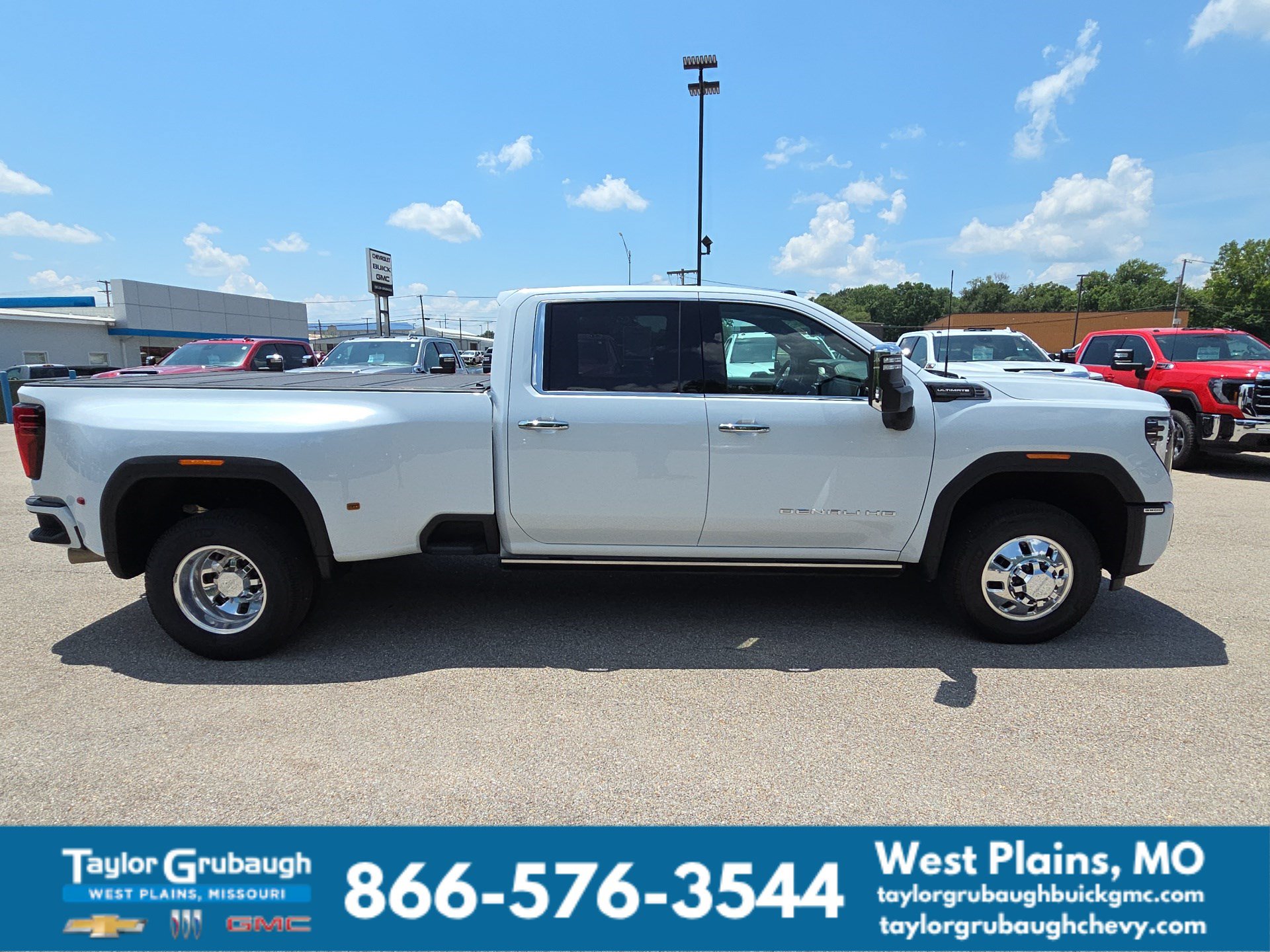 Used 2026 GMC Sierra 3500 Denali Ultimate AWD/4WD image 12