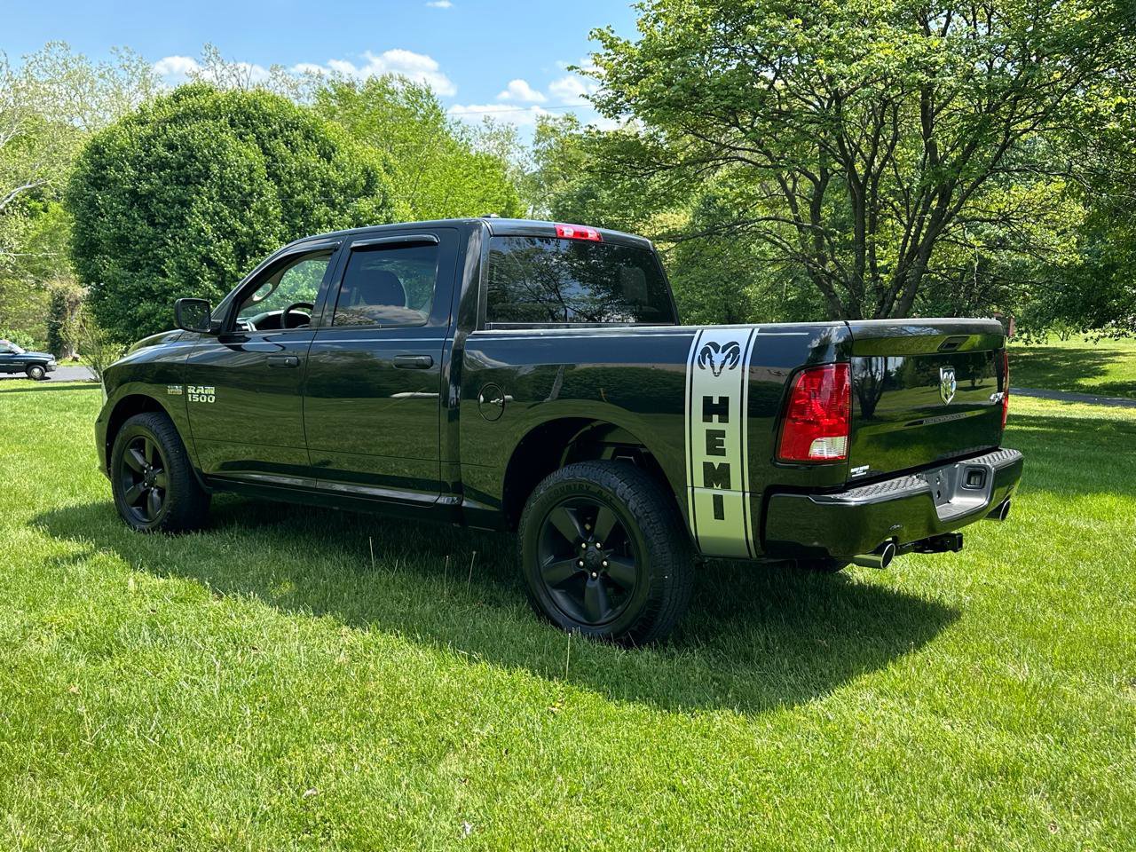 Used 2018 RAM 1500 Express w/ Express Value Package AWD/4WD image 7