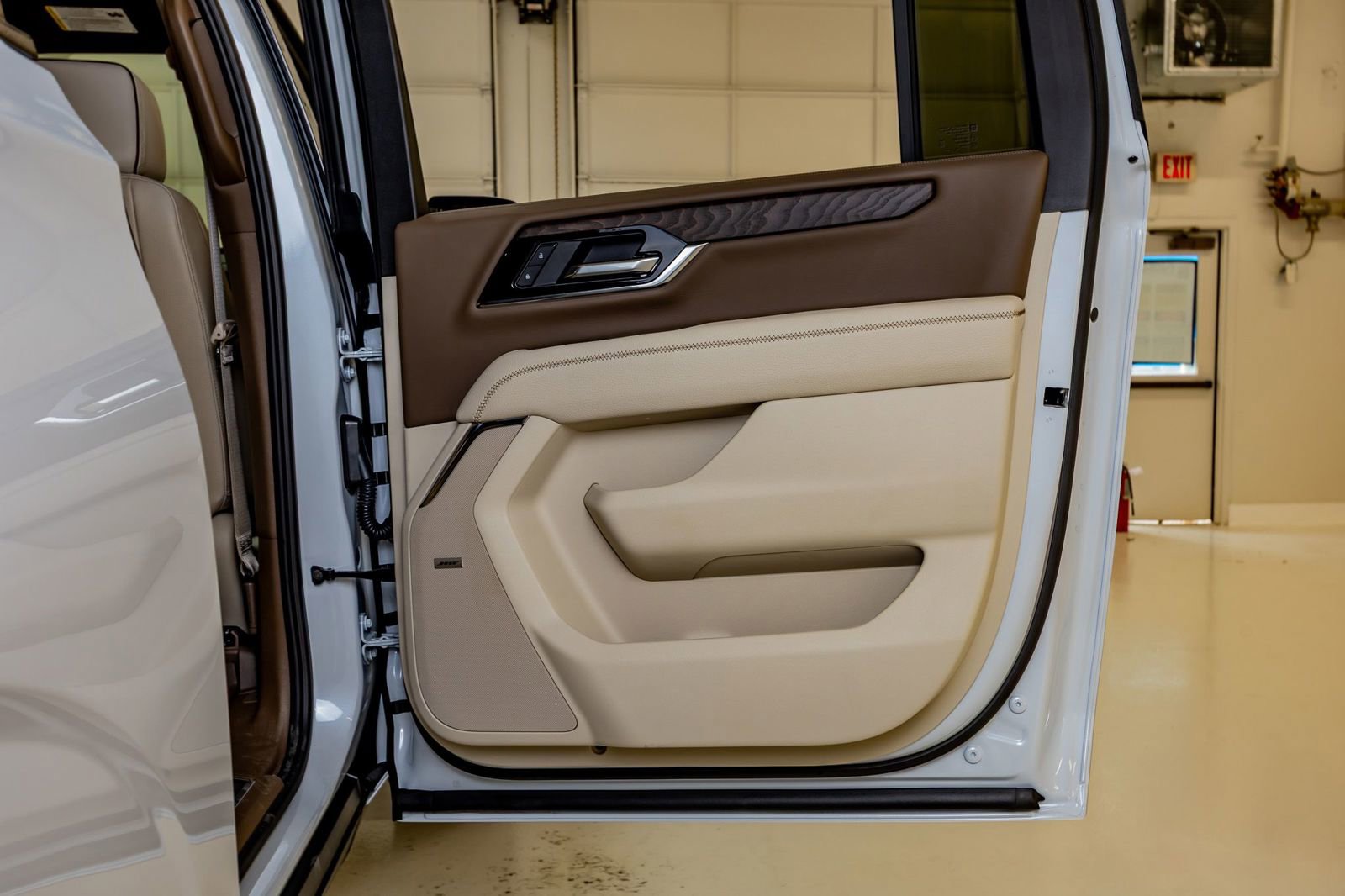 Used 2026 GMC Yukon XL Denali w/ LPO, Floor Liner Package AWD/4WD image 38