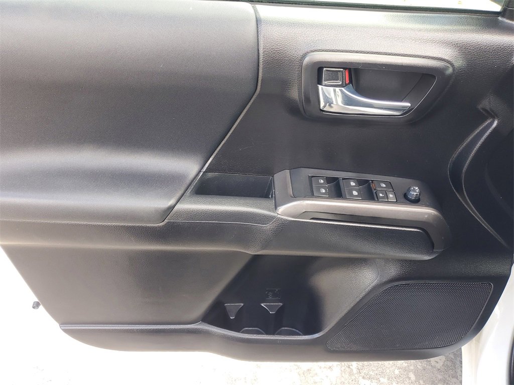 Used 2021 Toyota Tacoma TRD Off-Road image 16