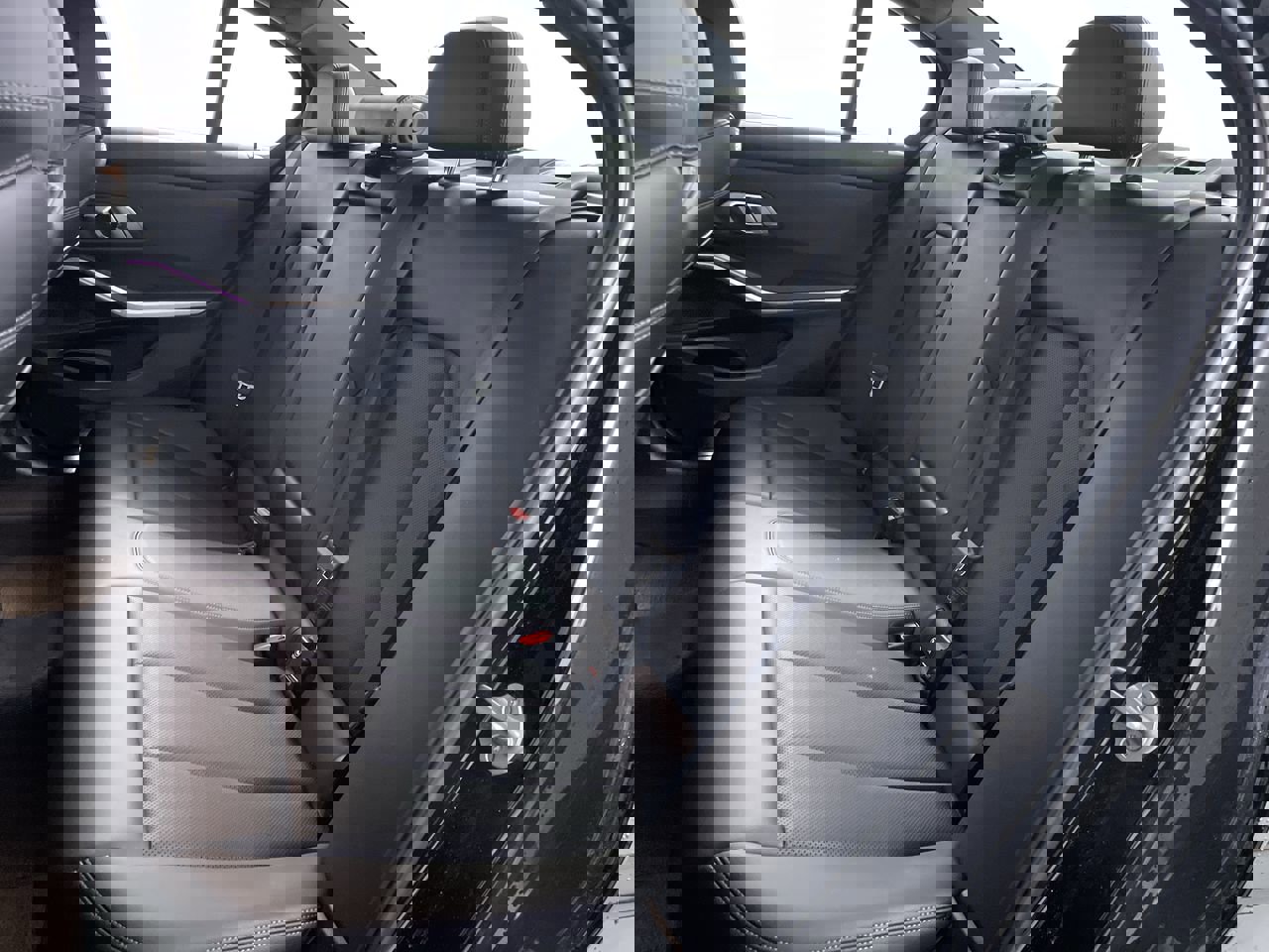 Used 2022 BMW 330i xDrive Sedan w/ Driving Assistance Package image 21