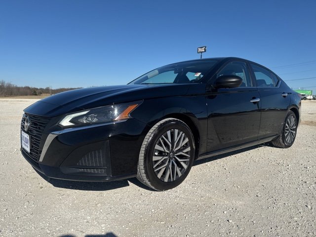 Used 2024 Nissan Altima 2.5 SV