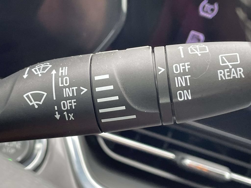 Used 2025 Chevrolet Trax ACTIV w/ Driver Confidence Package FWD image 29