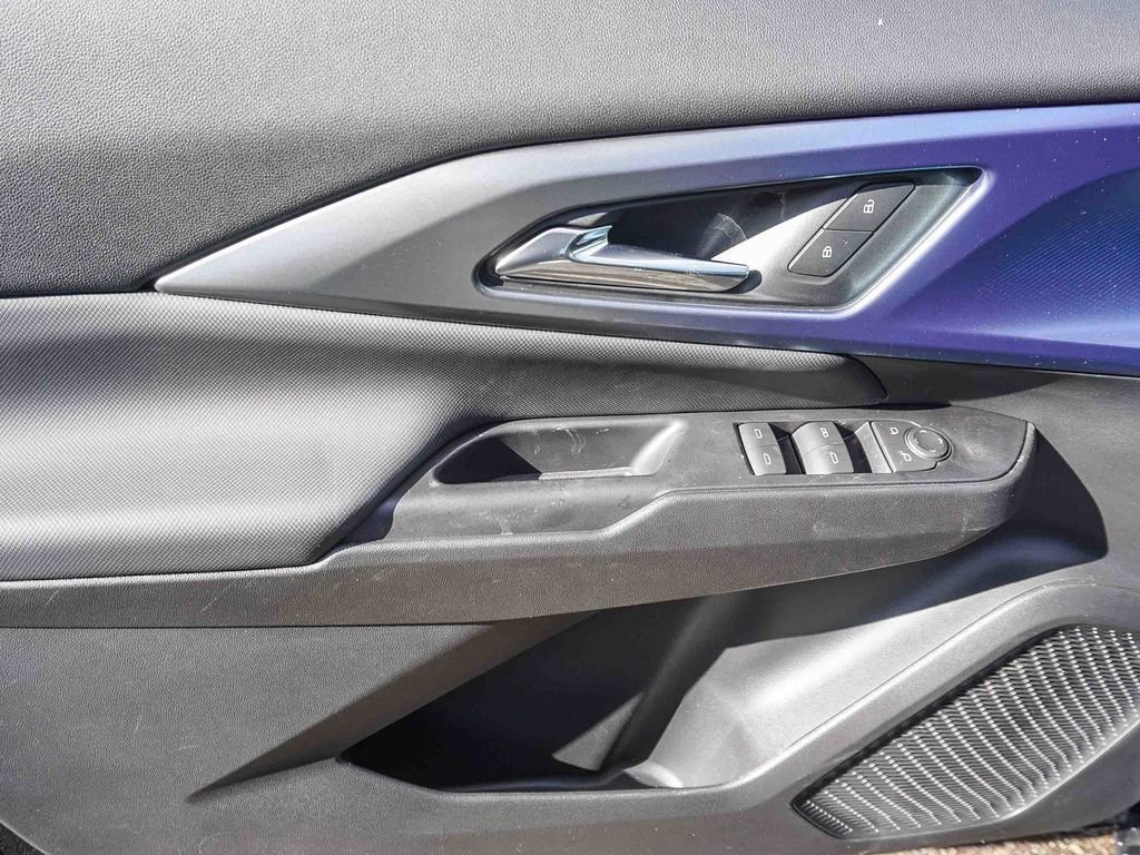 New 2026 Chevrolet Equinox EV LT FWD image 18