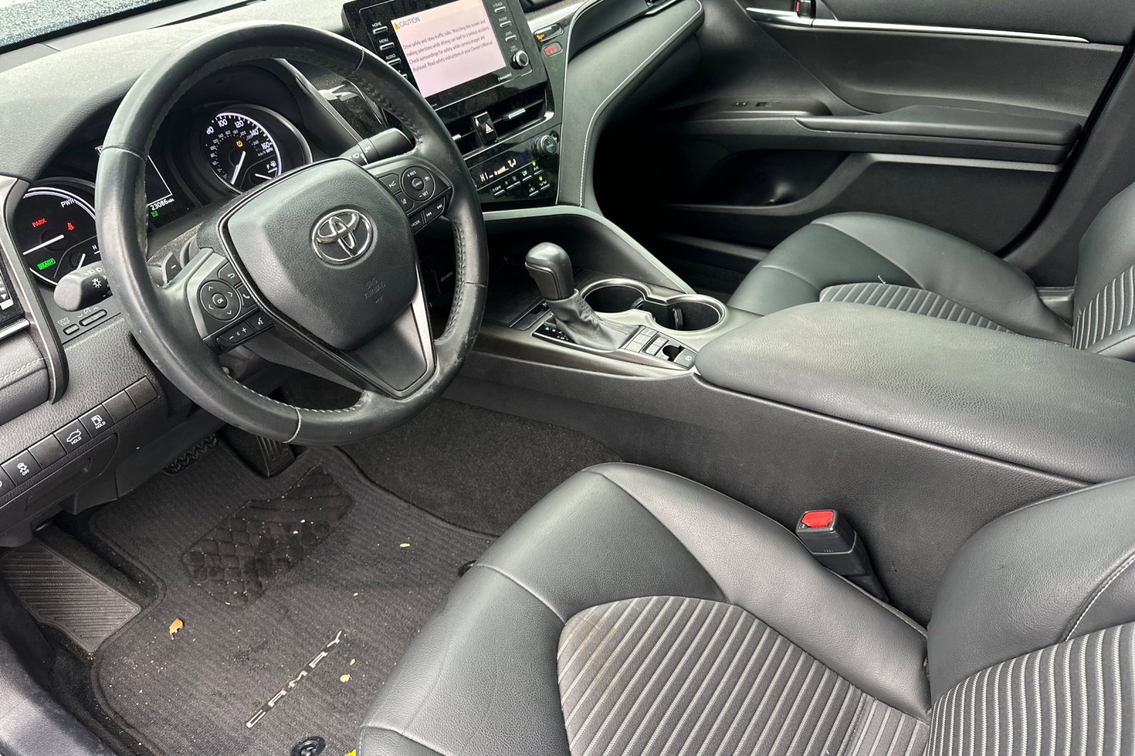 Used 2022 Toyota Camry SE image 10