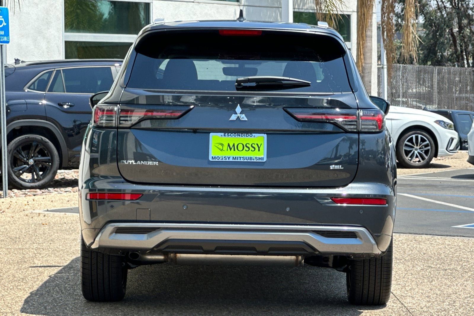 New 2025 Mitsubishi Outlander SEL image 5