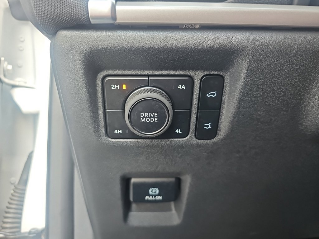 Used 2025 Ford Expedition Active AWD/4WD image 25